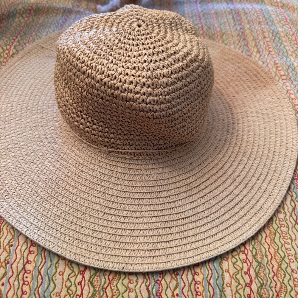 Cappelli Straworld Classic Beige Wide-Brim Hat Paper Braid Safari